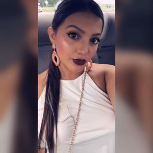 Meet your Posher, Nico